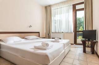 Отель Hotel PRESLAV Золотые Пески Двухместный номер с 1 кроватью или 2 отдельными кроватями-6